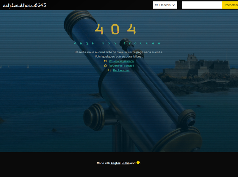 Screenshot showing a "404" in large yellow characters, followed by a text indicating that the page could not be found. A photo of a spyglass, darkened and intertwined with dark lines, appears in the background. We see the main site skin, black with yellow accents.